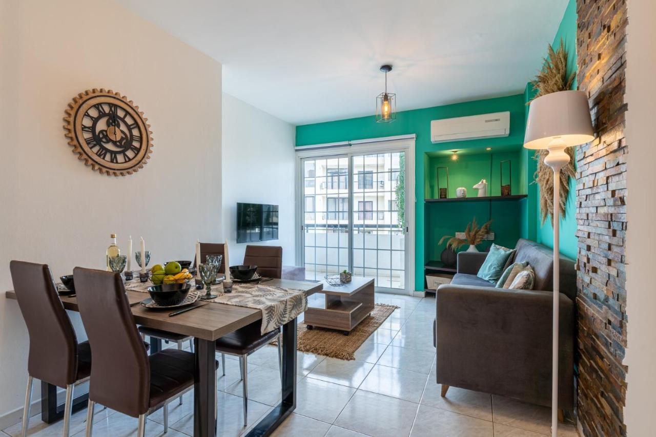 Araminta 2-Bedroom Apartment In Lárnaka Eksteriør bilde